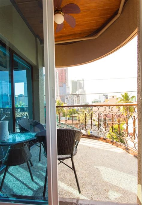 airbnb poblacion makati.